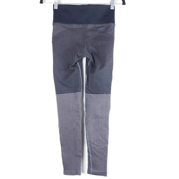 Athleta Flurry colorblock base layer S - Picture 4 of 9